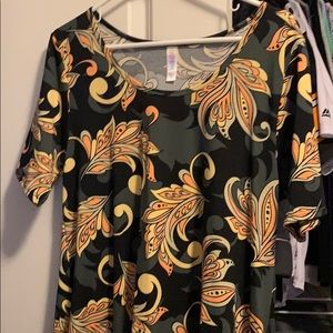 LulaRoe Perfect Tee L